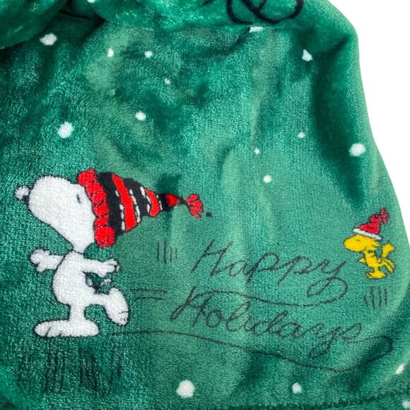 Peanuts Snoopy and Woodstock Christmas Blanket, Green, 50x70 - Picture 5 of 9